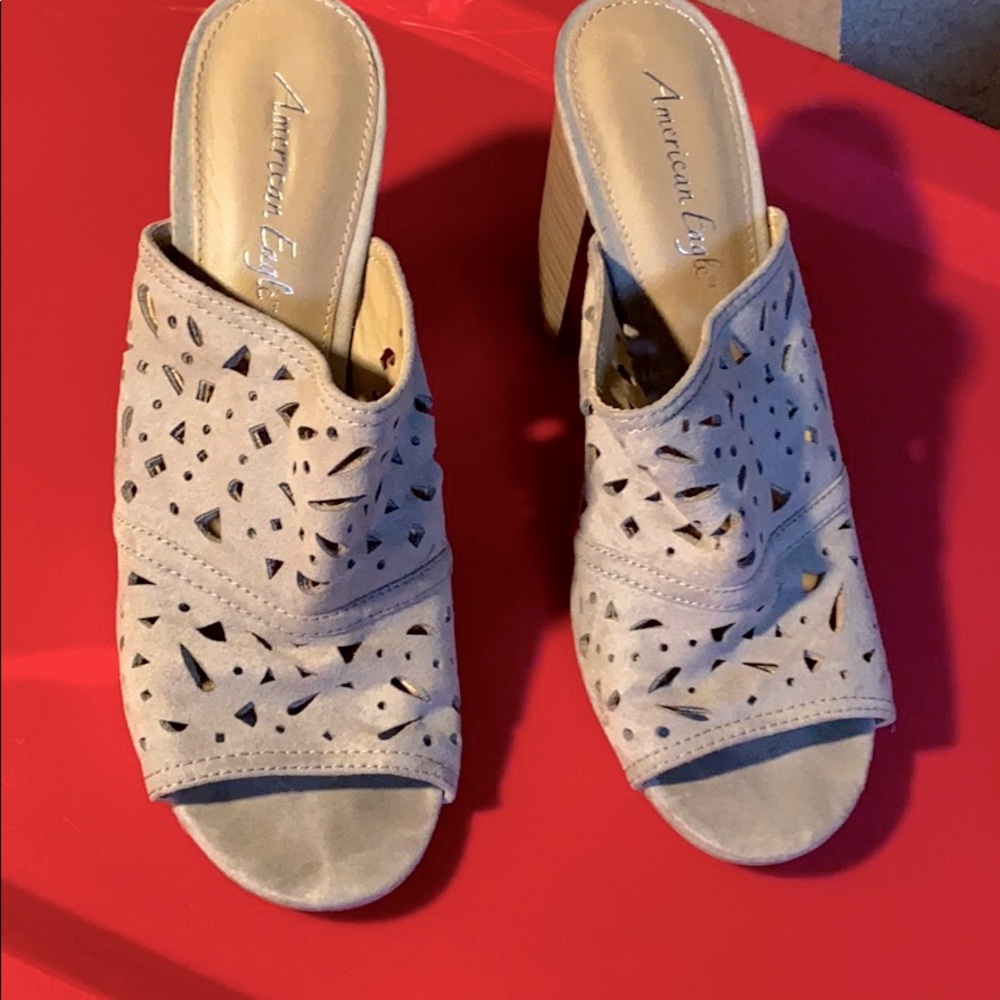 Tan wedge